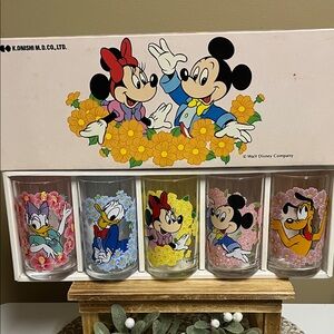 Walt Disney Vtg set of 5 Character Tumblers